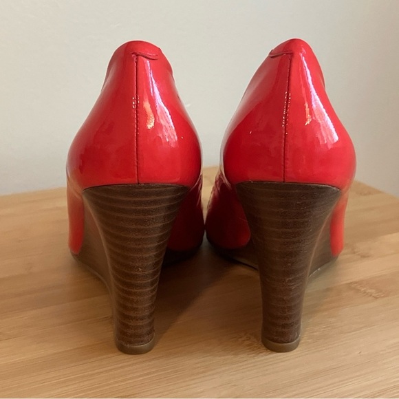 3/$20 Coach Elora Wedge Heels Q1773 Bright Coral Size 5 - Picture 4 of 7